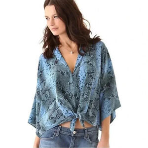 Elizabeth and James 100% Silk Snake Satya Robe Blouse Sz XS